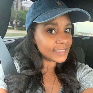 Meet your Posher, Aisha